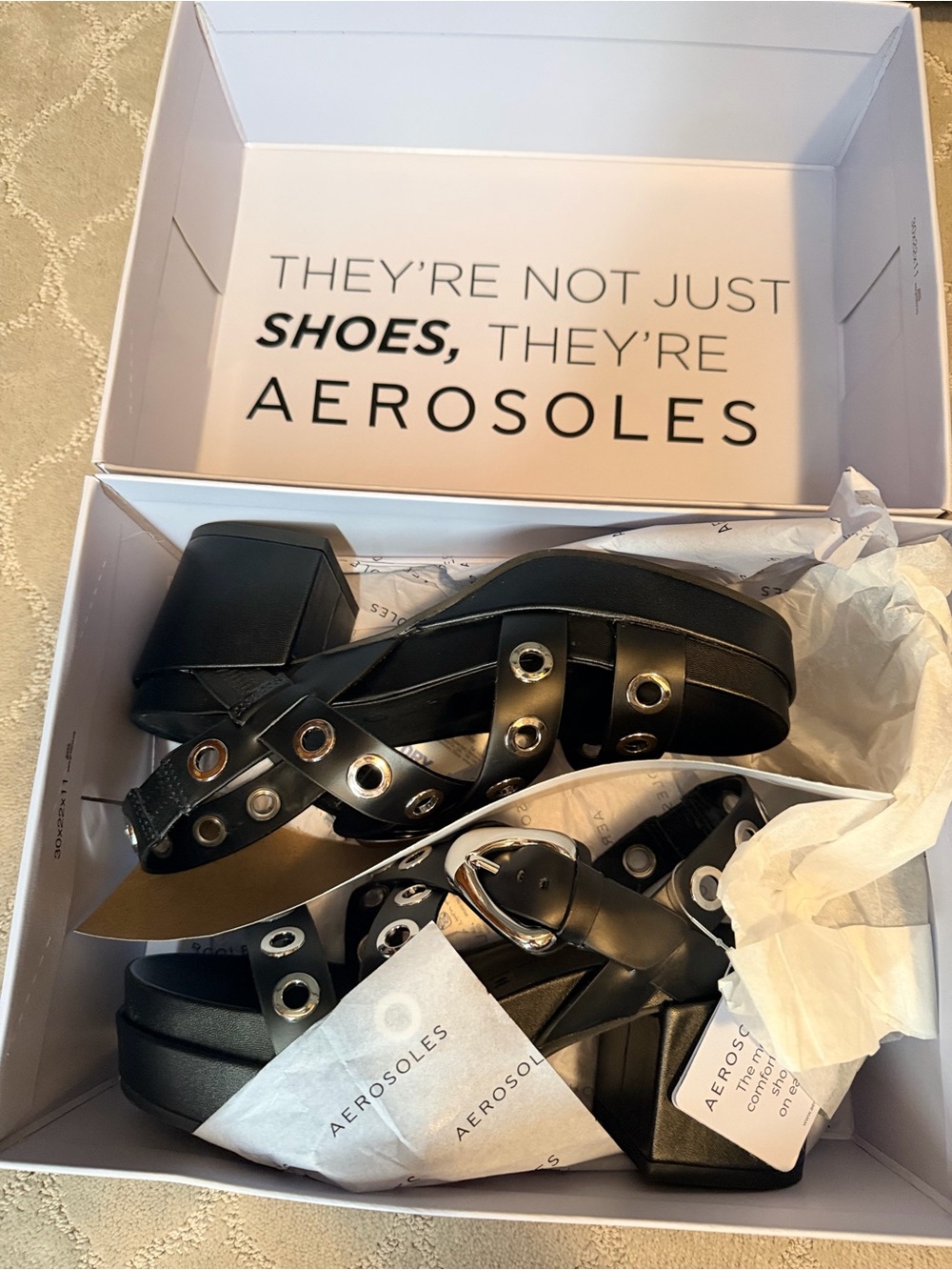 AEROSOLES Cleveland Black Grommet Platform Sandals 7.5 WIDE - Picture 5 of 8
